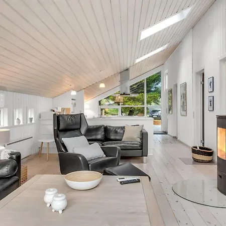 Nyaraló Emila - 2-2km From The Sea By Interhome Bolilmark