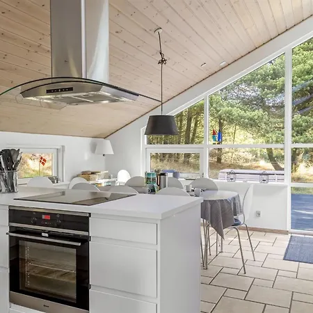 Emila - 2-2km From The Sea By Interhome *