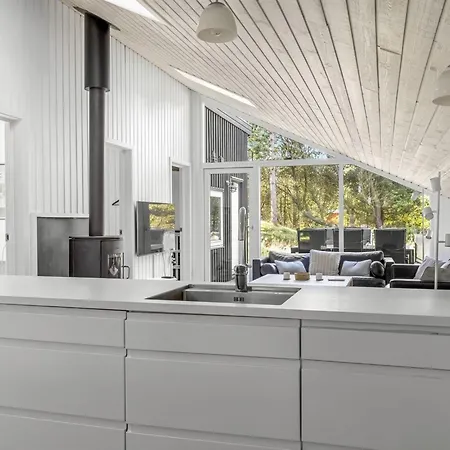 Emila - 2-2km From The Sea By Interhome *