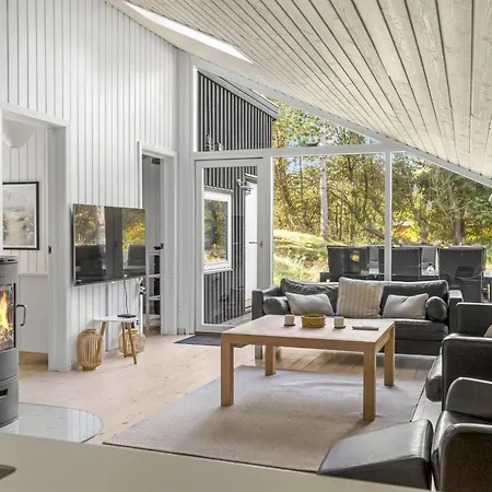 Emila - 2-2km From The Sea By Interhome Bolilmark