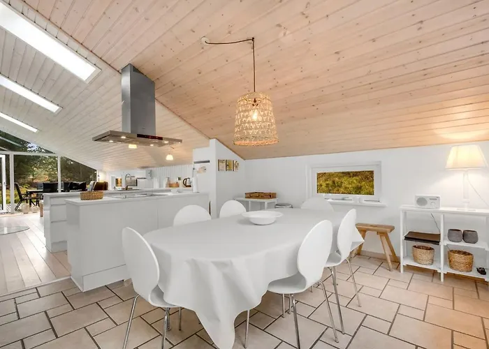 Emila - 2-2km From The Sea By Interhome * Bolilmark