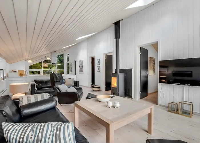 Emila - 2-2km From The Sea By Interhome *